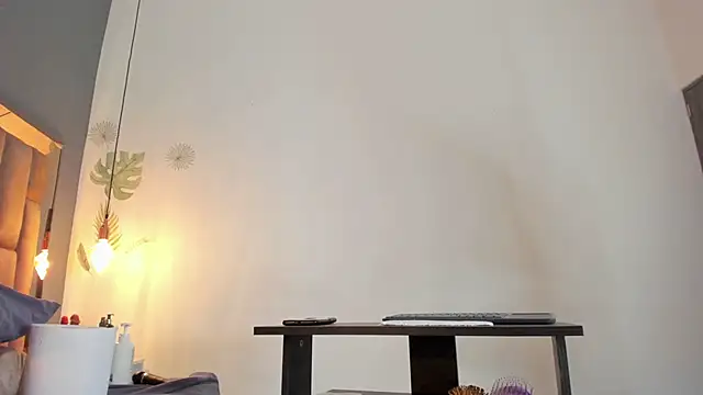 victoriaroyce1 online show from January 30, 6:54 pm