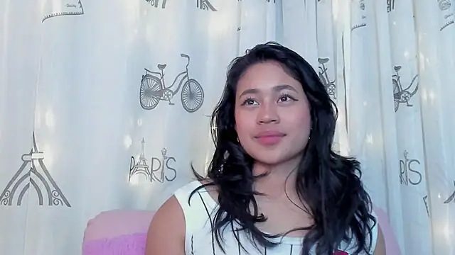 Snapshot of selena_bi chatting on December 20, 10:05 am selena bi online show from December 20, 10:05 am