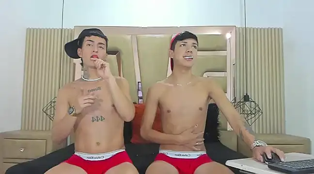 Snapshot of Angel_xxx chatting on January 5, 3:22 am Angel xxx online show from January 5, 3:22 am