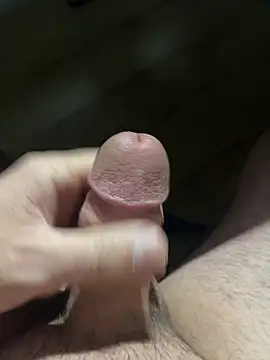 Snapshot of mikiss789 chatting on December 21, 4:41 am mikiss789 online show from December 21, 4:41 am