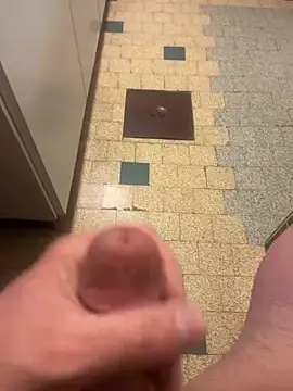 Snapshot of mikiss789 chatting on February 16, 4:30 am mikiss789 online show from February 16, 4:30 am