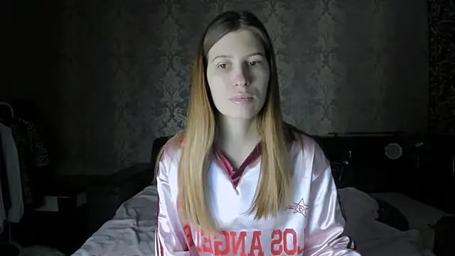 Agnes Allenn online show from December 1, 9:14 am