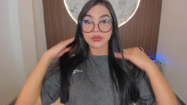 RoseCassie online show from March 3, 1:39 pm