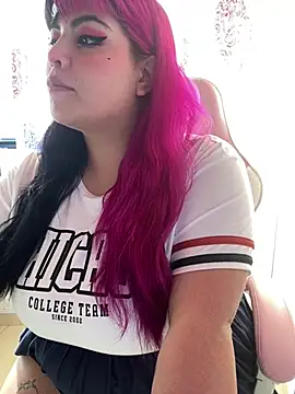 Snapshot of Pinky-Flower chatting on February 4, 8:38 pm Pinky-Flower online show from February 4, 8:38 pm