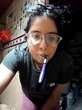 Snapshot of valentina568 chatting on October 21, 3:40 am valentina568 online show from October 21, 3:40 am