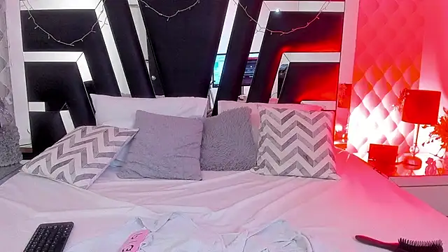 Snapshot of caroo_gomeez chatting on February 19, 6:00 pm caroo gomeez online show from February 19, 6:00 pm