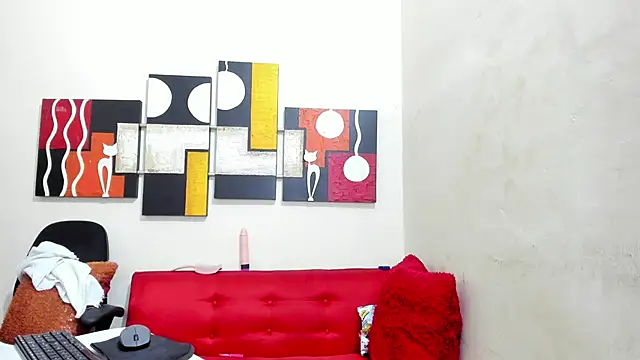 Mariana 16  online show from January 30, 10:30 pm