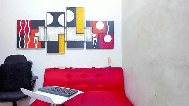 Mariana 16  online show from February 22, 7:25 pm