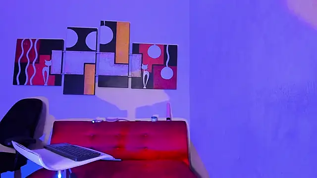 Mariana 16  online show from February 26, 8:11 pm