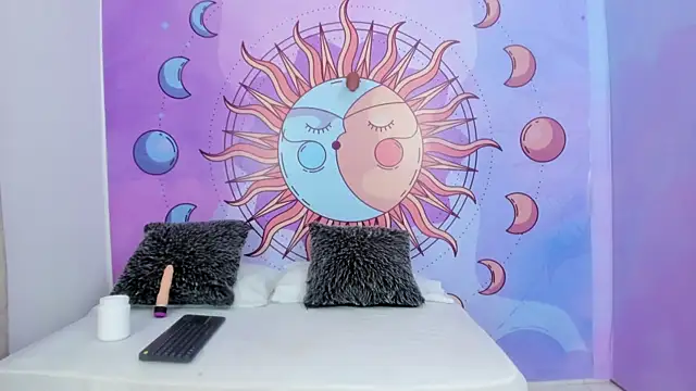 Mariana 16  online show from September 26, 7:40 pm