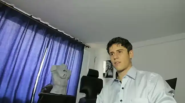 Snapshot of Antonello_Vannucci chatting on March 4, 10:16 pm Antonello Vannucci online show from March 4, 10:16 pm