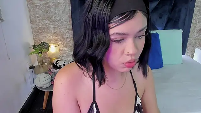 Lily Woodz online show from November 22, 7:13 pm