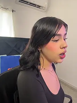 Lily Woodz online show from February 15, 2:36 pm