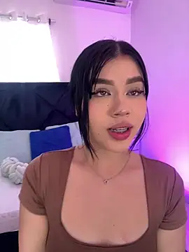 Lily Woodz online show from May 2, 7:08 pm