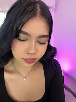 Lily Woodz online show from May 17, 2:46 pm