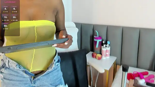 celeste smmith  online show from March 1, 3:43 am