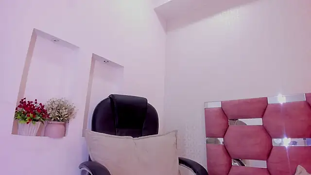 celeste smmith  online show from September 13, 8:08 pm