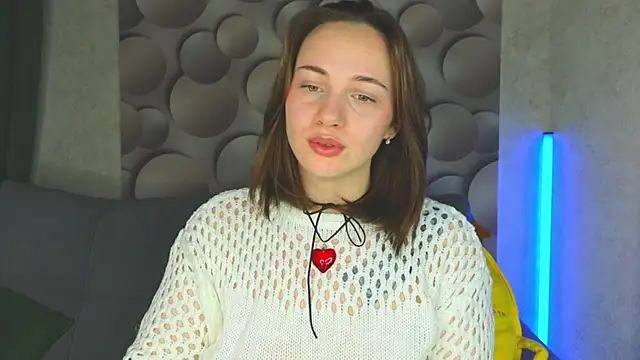 Snapshot of Cute_smile_sharon chatting on January 26, 2:45 am Cute smile sharon online show from January 26, 2:45 am