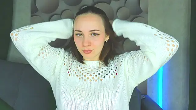 Snapshot of Cute_smile_sharon chatting on February 10, 2:30 am Cute smile sharon online show from February 10, 2:30 am