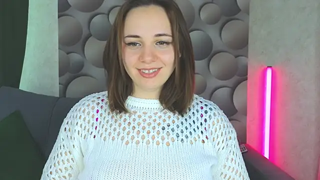 Snapshot of Cute_smile_sharon chatting on February 10, 5:36 am Cute smile sharon online show from February 10, 5:36 am