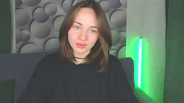 Snapshot of Cute_smile_sharon chatting on February 16, 2:31 am Cute smile sharon online show from February 16, 2:31 am