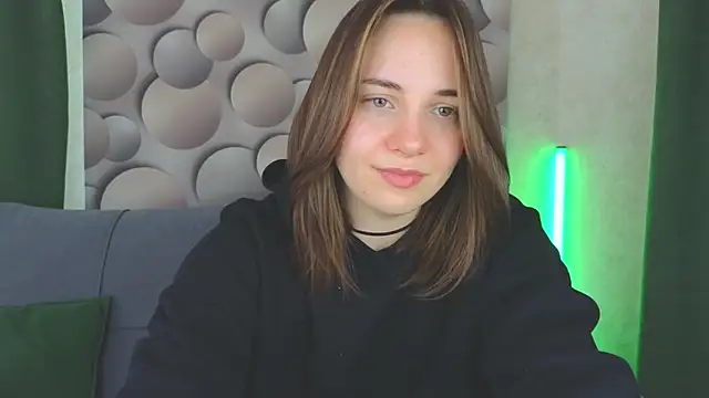 Snapshot of Cute_smile_sharon chatting on February 16, 5:37 am Cute smile sharon online show from February 16, 5:37 am