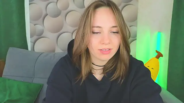 Snapshot of Cute_smile_sharon chatting on March 17, 6:07 am Cute smile sharon online show from March 17, 6:07 am