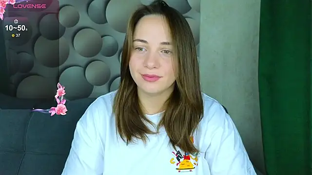 Snapshot of Cute_smile_sharon chatting on October 10, 3:38 am Cute smile sharon online show from October 10, 3:38 am