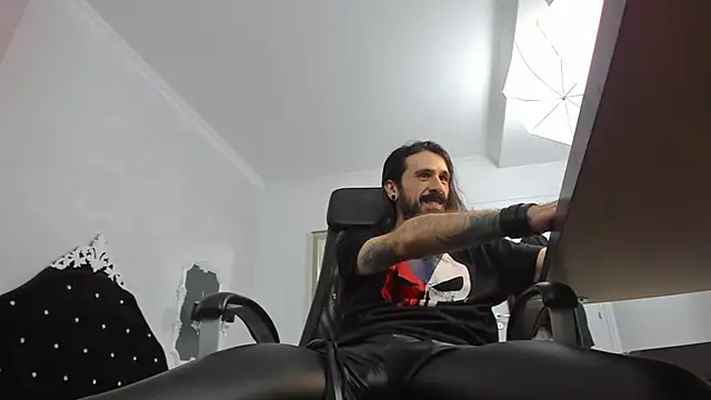 AxelColton online show from January 5, 9:15 am