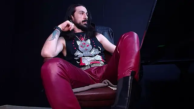 AxelColton online show from November 9, 11:30 am