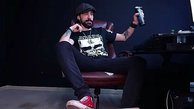 AxelColton online show from November 12, 11:10 am