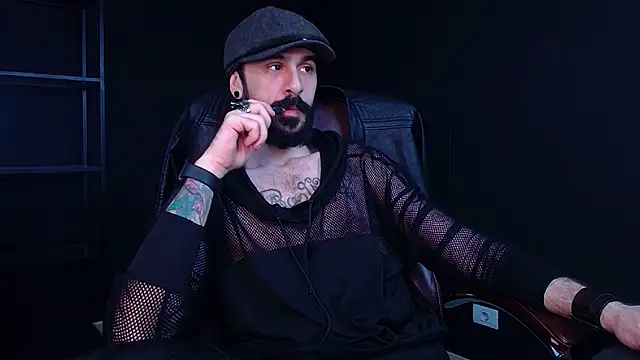 AxelColton online show from December 4, 6:23 am