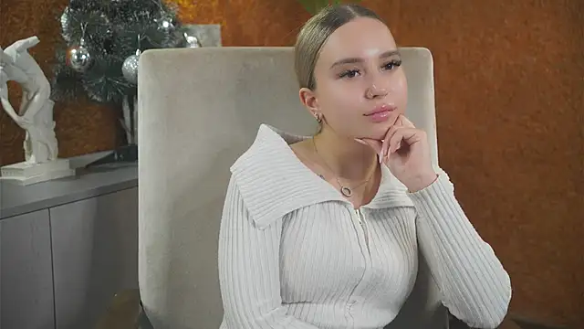 Snapshot of HildColden chatting on December 21, 8:28 am HildColden online show from December 21, 8:28 am