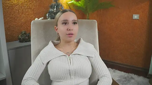 Snapshot of HildColden chatting on December 21, 11:33 am HildColden online show from December 21, 11:33 am