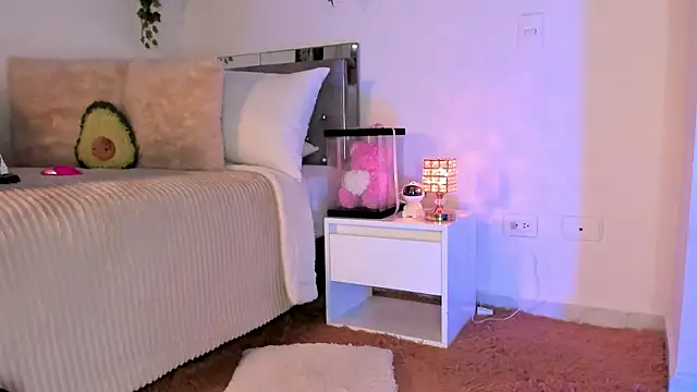 Snapshot of Alissonroses chatting on October 31, 11:50 pm Alissonroses online show from October 31, 11:50 pm