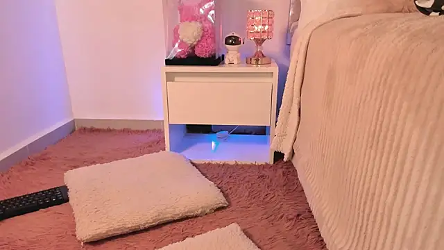 Snapshot of Alissonroses chatting on November 28, 8:55 pm Alissonroses online show from November 28, 8:55 pm