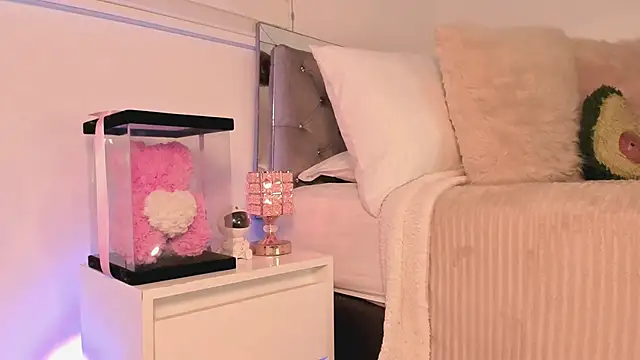 Snapshot of Alissonroses chatting on December 3, 9:57 pm Alissonroses online show from December 3, 9:57 pm