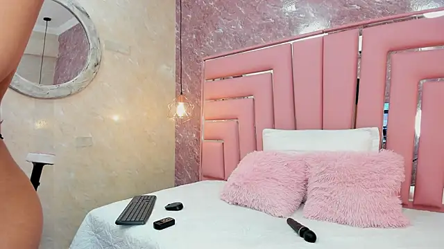 Snapshot of SEXY_HOTTIE__ chatting on January 30, 12:37 pm SEXY HOTTIE online show from January 30, 12:37 pm