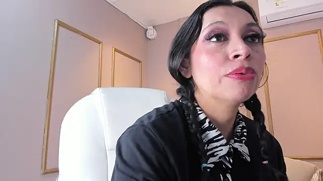 Snapshot of PerlaPreciosa chatting on November 23, 4:01 am PerlaPreciosa online show from November 23, 4:01 am