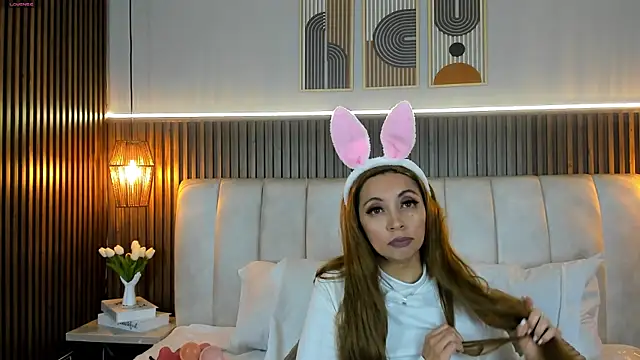 PerlaPreciosa online show from April 8, 4:01 am