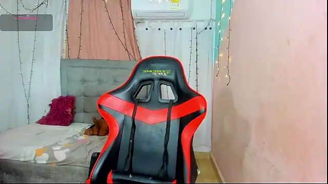 dani-lue online show from December 22, 2:36 pm