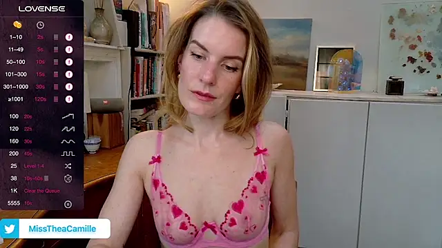 Snapshot of MissTheaCamille chatting on February 25, 10:18 pm MissTheaCamille online show from February 25, 10:18 pm