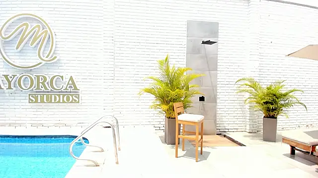 loladupont online show from March 15, 5:48 pm