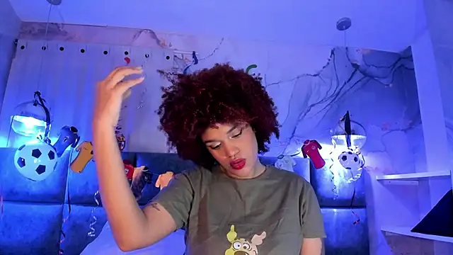 Snapshot of loladupont chatting on June 30, 11:50 pm loladupont online show from June 30, 11:50 pm