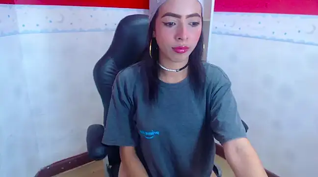 Crystal Walls online show from December 19, 7:07 pm