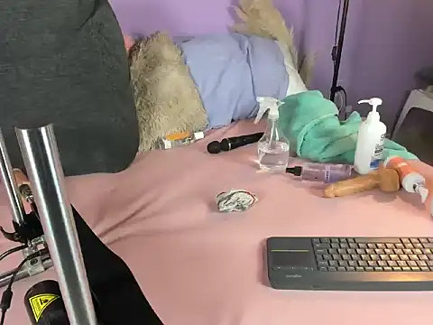 Little lili19 online show from April 5, 8:39 pm