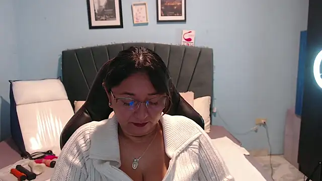 AngelRouss online show from March 1, 11:06 am