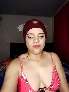 Snapshot of AriaYummy chatting on January 6, 12:27 am AriaYummy online show from January 6, 12:27 am