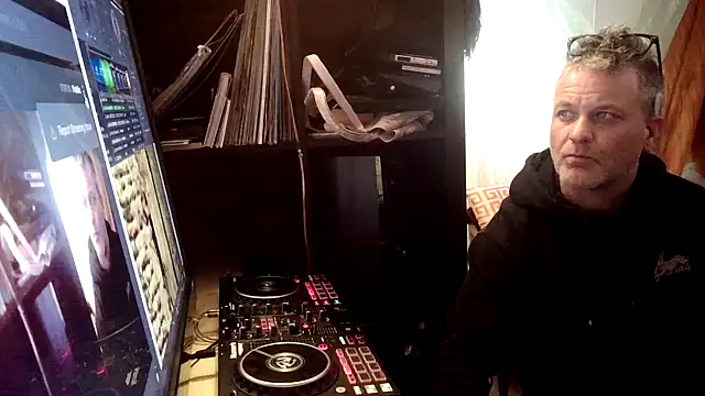 SilverandFox online show from January 21, 10:19 am