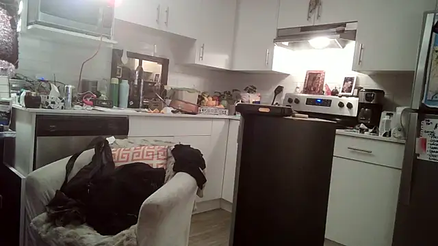 SilverandFox online show from March 11, 11:44 am